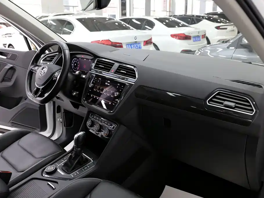 Volkswagen Tiguan 2019 — фото 16