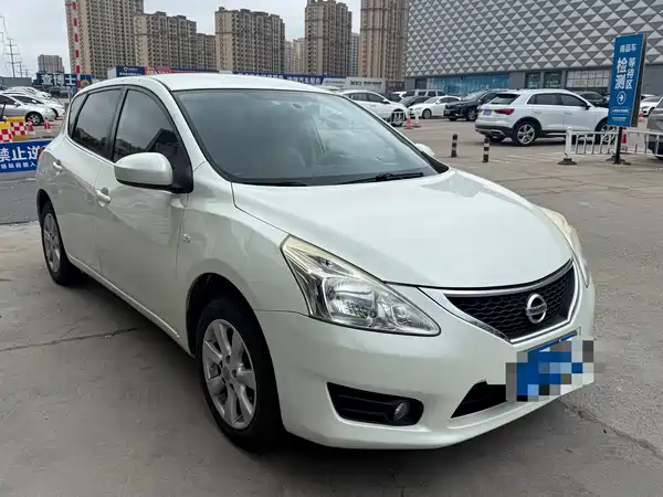 Nissan Tiida 2014