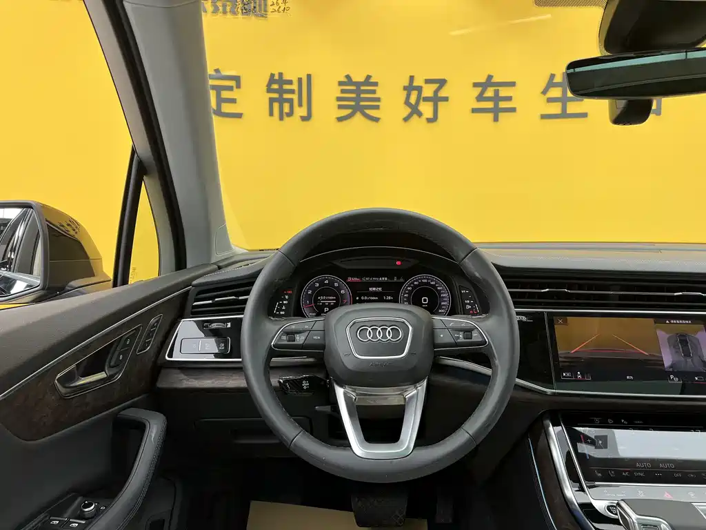 Audi Q7 2023 — фото 9