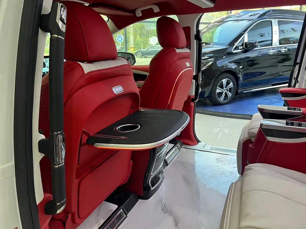 Toyota Sienna — фото 10