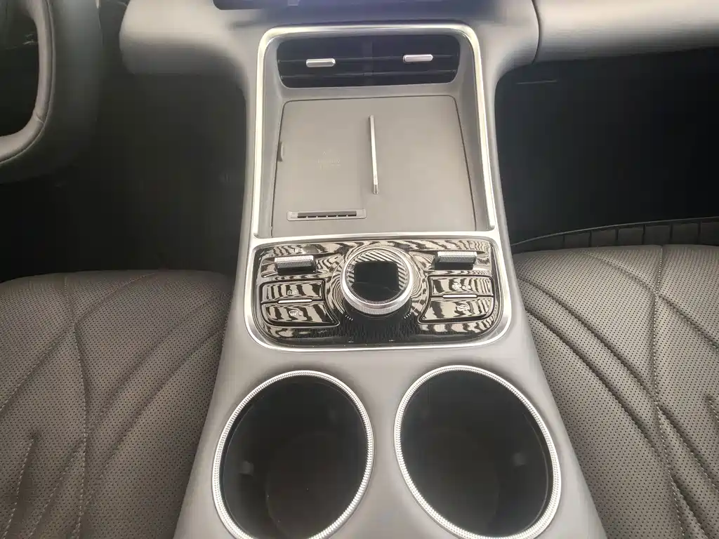 Geely Galaxy L6 2025 — фото 13