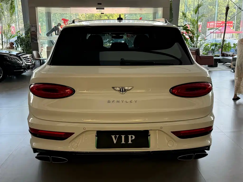 Bentley Bentayga PHEV 2021