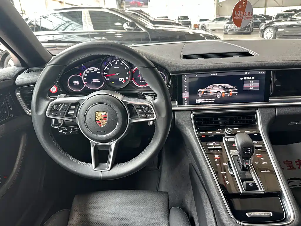 Porsche Panamera 2017 — фото 18