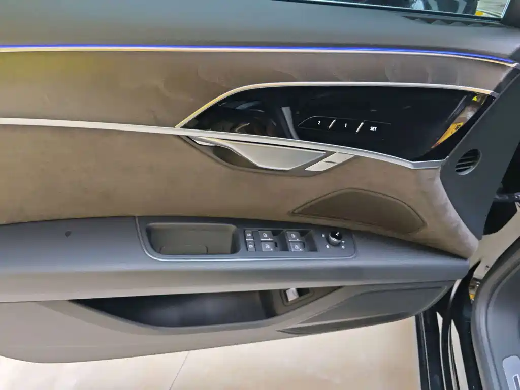 Audi A8 2021