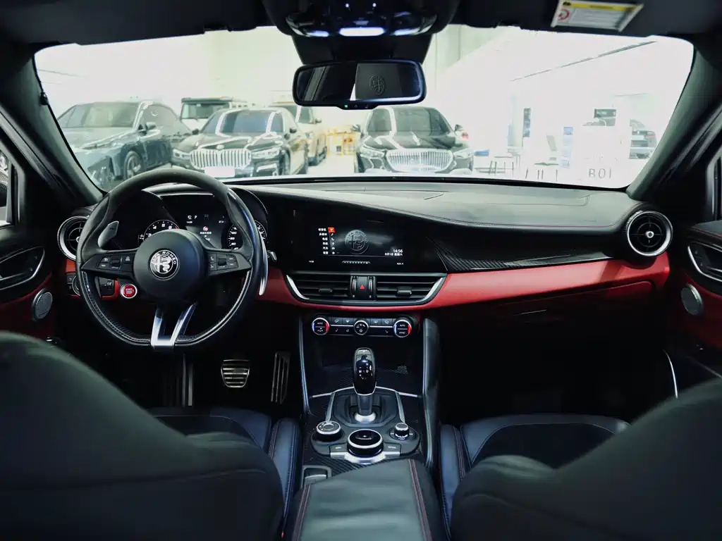 Alfa Romeo Giulia Juliet 2018 — фото 12