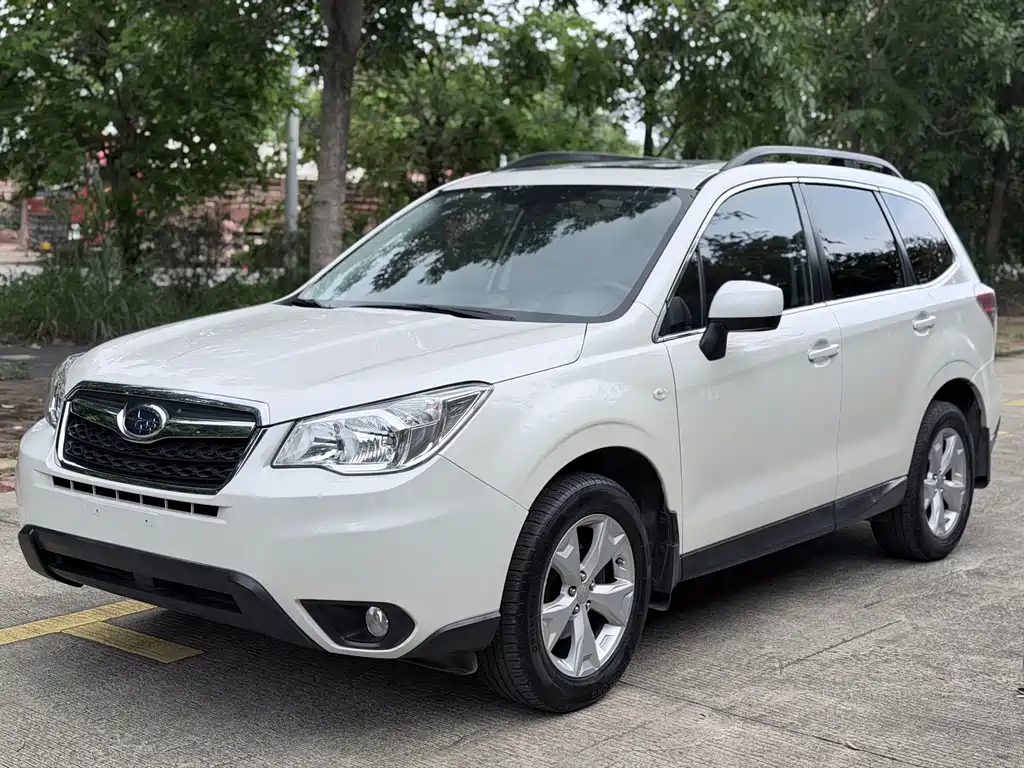 Subaru Forester 2014 — фото 3