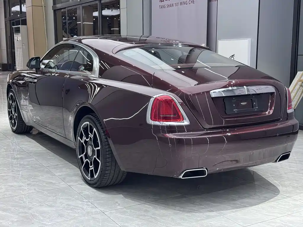 Rolls-Royce Wraith 2017 — фото 10