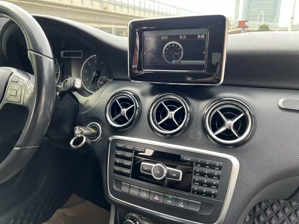 Mercedes-Benz A-Class 2014 — фото 10