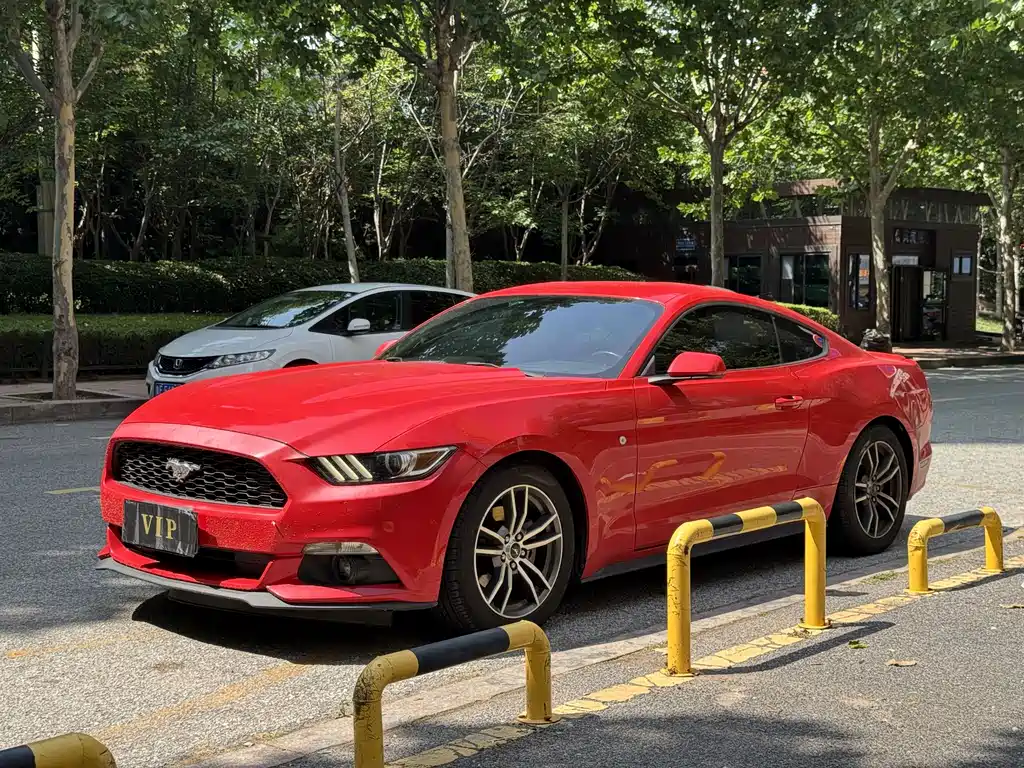 Ford Mustang 2017 — фото 1