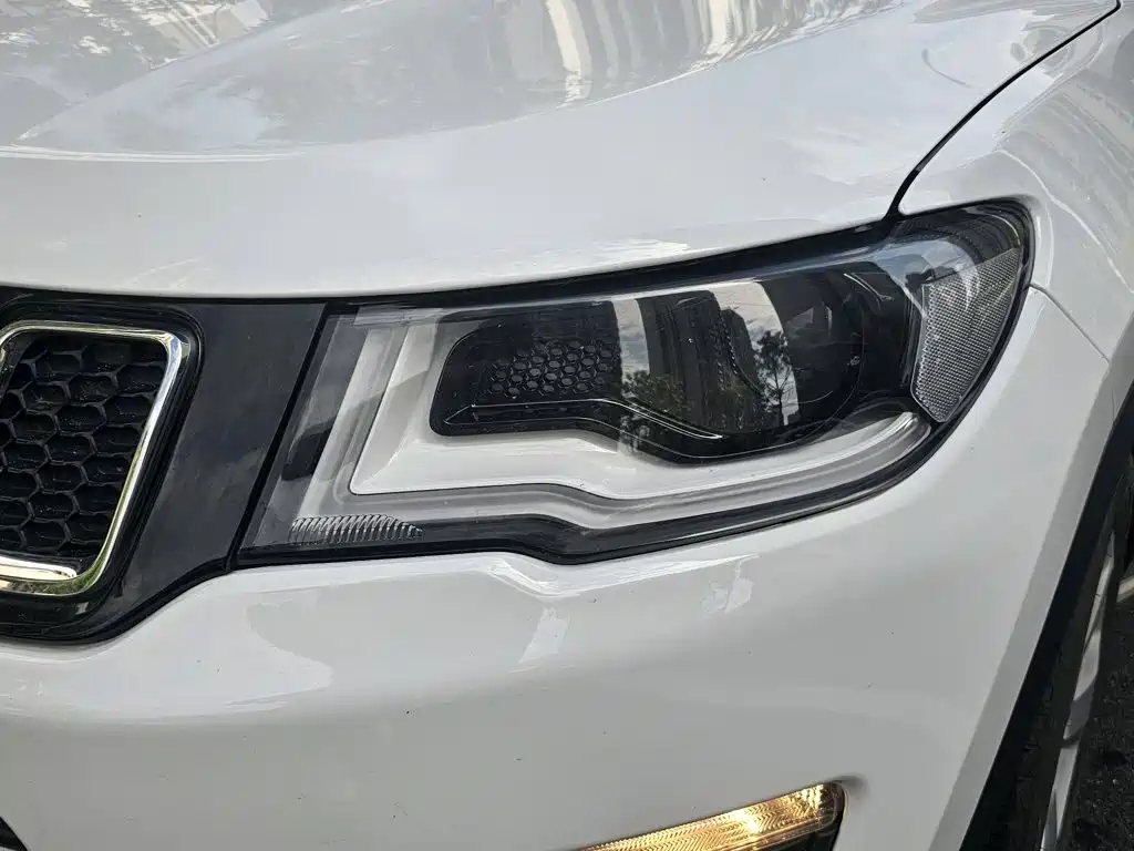 Jeep Compass 2019 — фото 24
