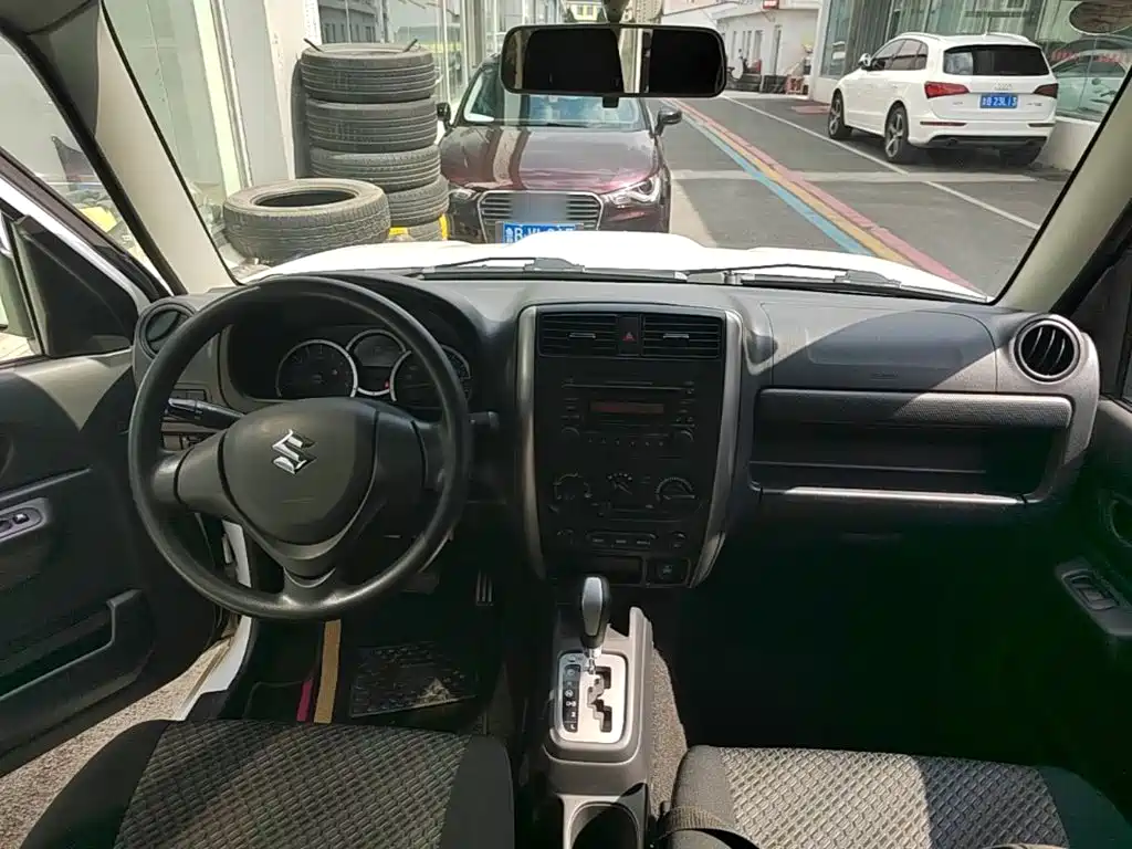 Suzuki Jimny 2018 — фото 10