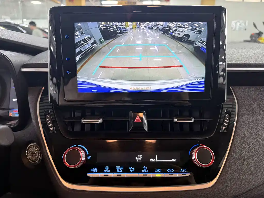 Toyota Corolla 2023 — фото 15