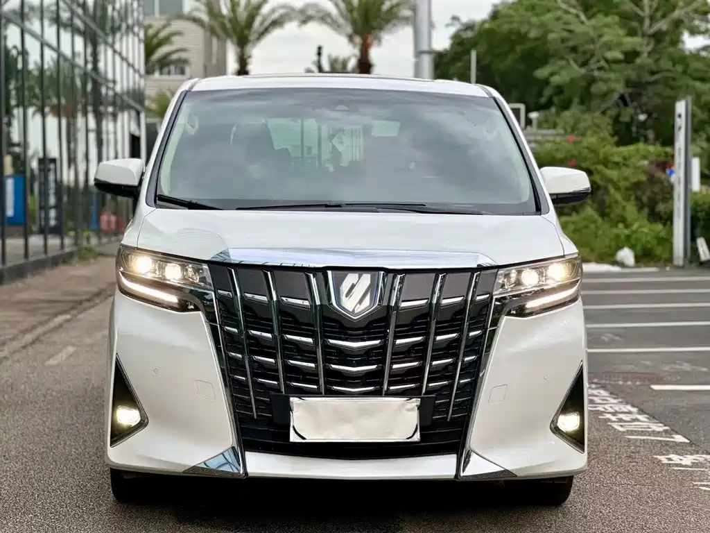 Toyota Alphard 2021 — фото 2