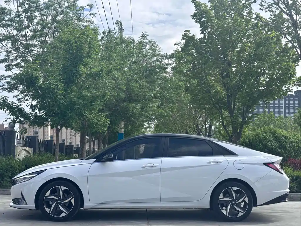 Hyundai Elantra 2021
