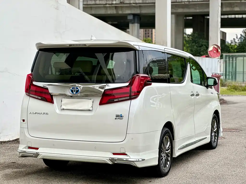 Toyota Alphard 2020 — фото 14