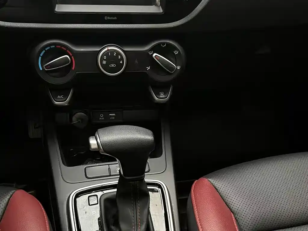 Kia KX Cross 2019 — фото 18