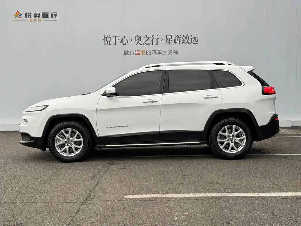 Jeep Cherokee 2016 — фото 3