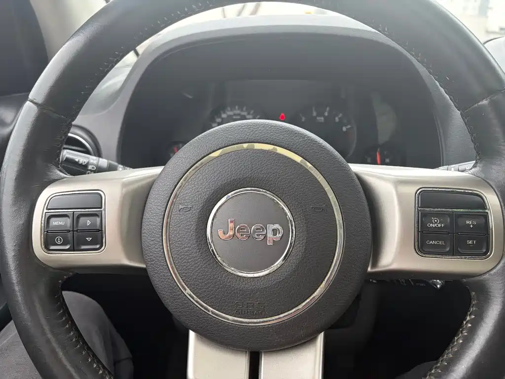 Jeep Compass 2013 — фото 14