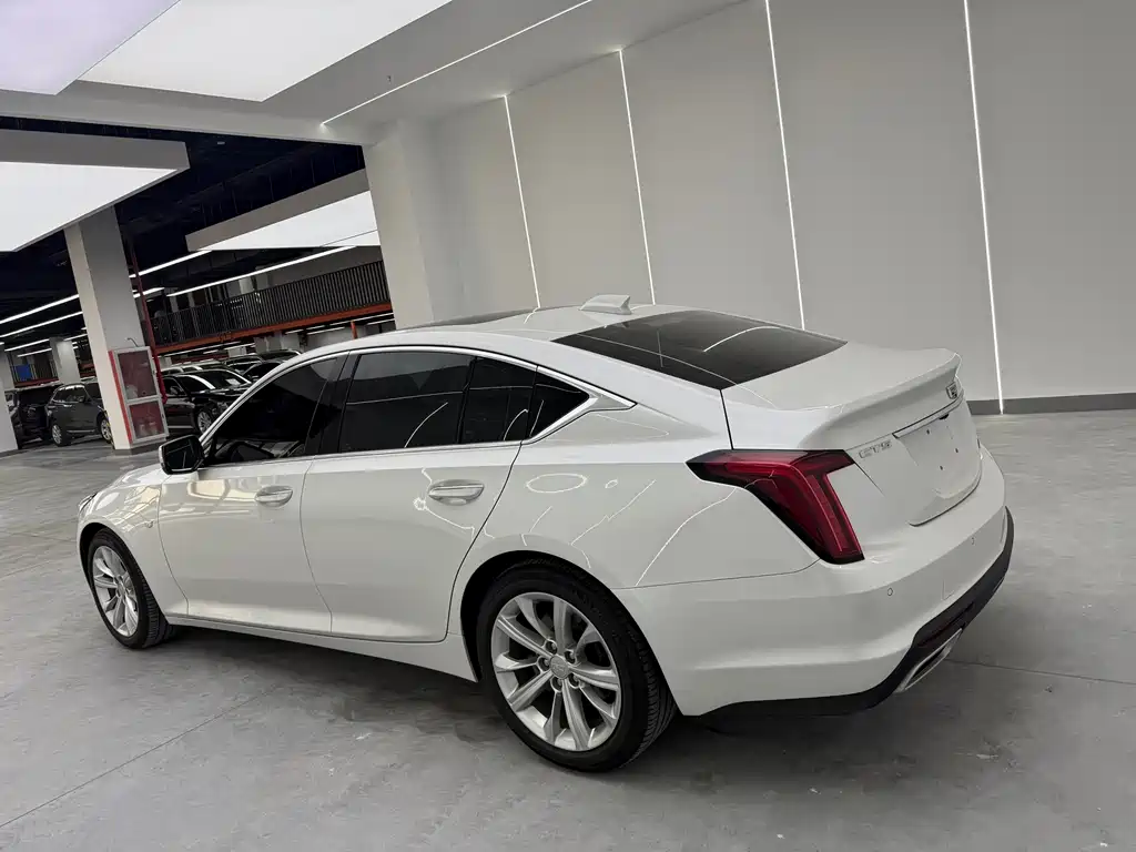 Cadillac CT5 2024 — фото 15