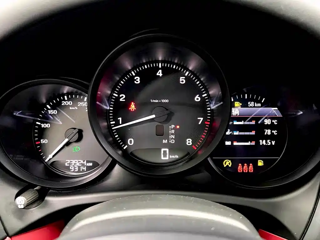 Porsche Macan 2022 — фото 9