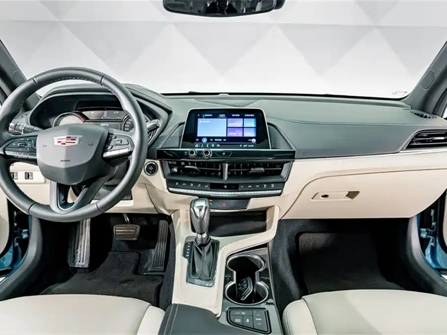 Cadillac CT4 2023 — фото 10