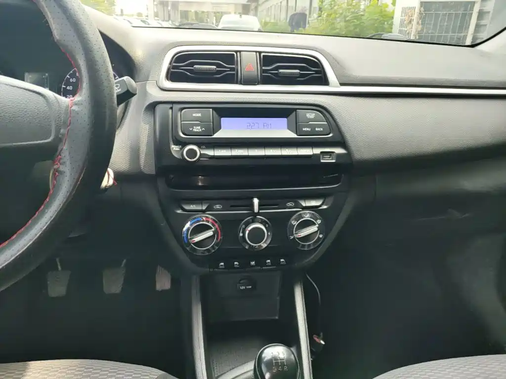 Hyundai Verna 2019 — фото 13