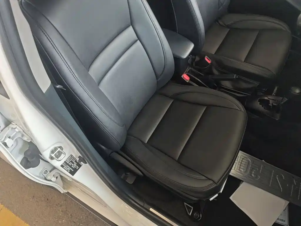 Toyota Yaris L 2021 — фото 25