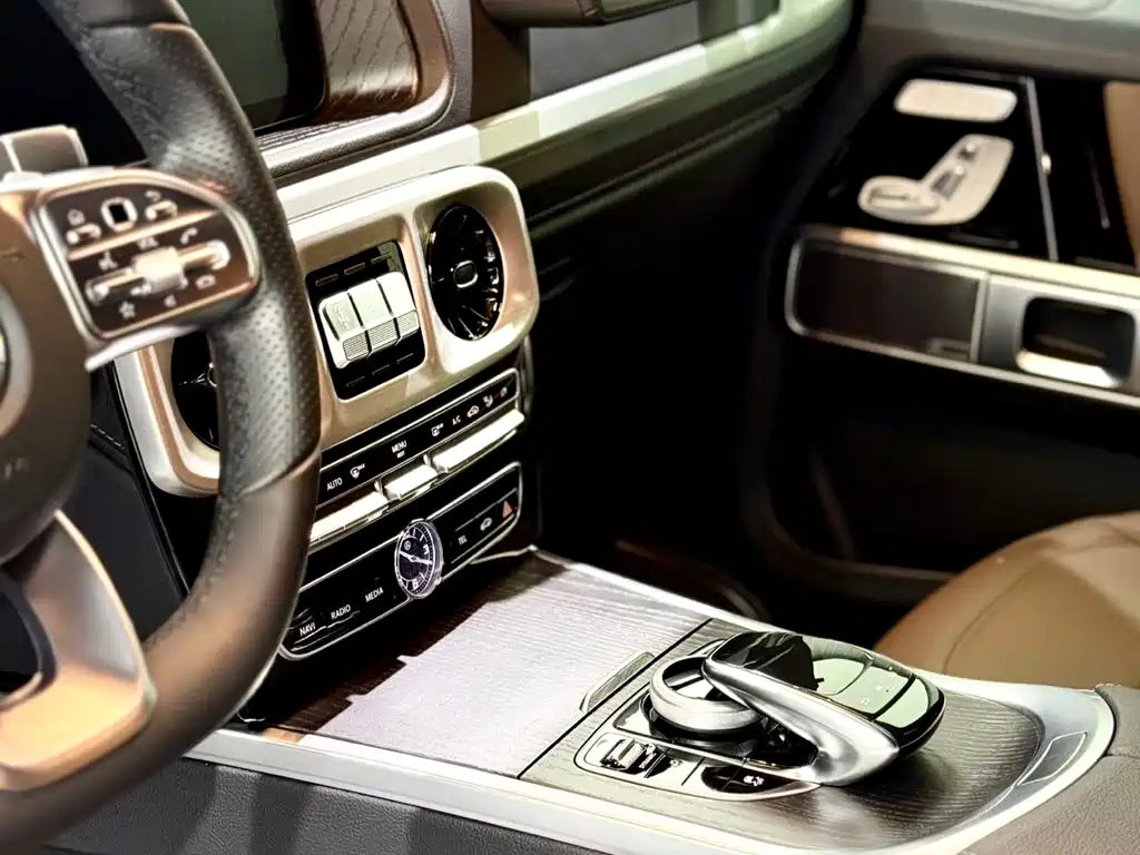Mercedes-Benz G-Class 2023 — фото 16