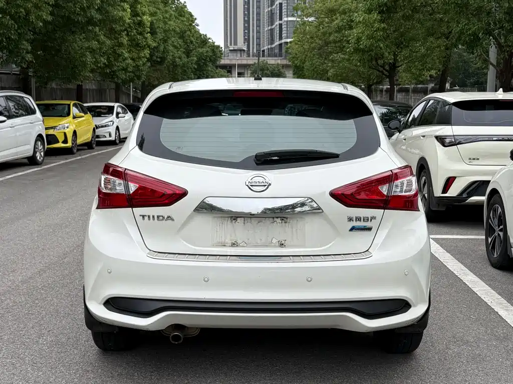 Nissan Tiida 2016 — фото 8