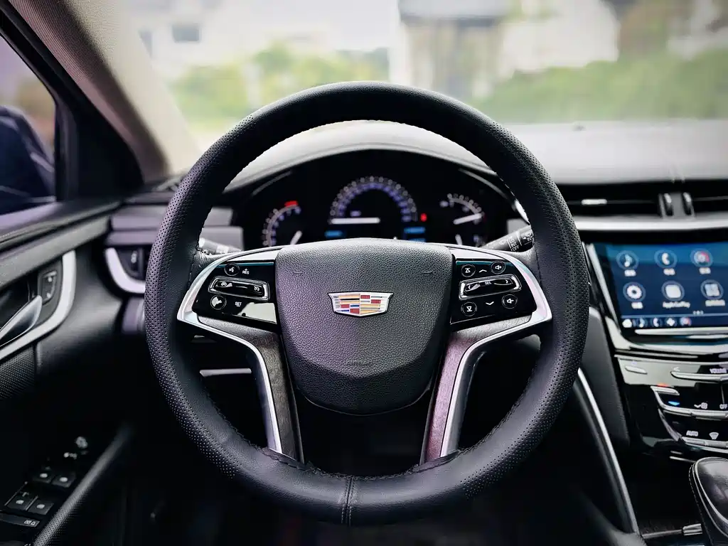 Cadillac XTS 2018 — фото 11