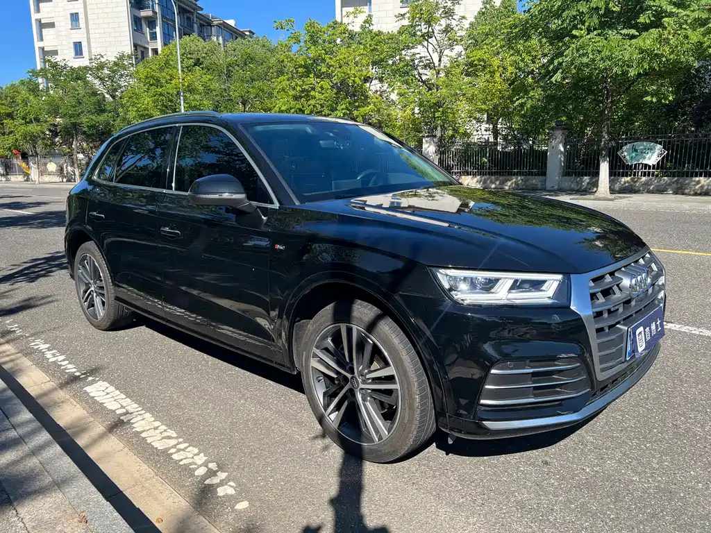 Audi Q5L 2021 — фото 3