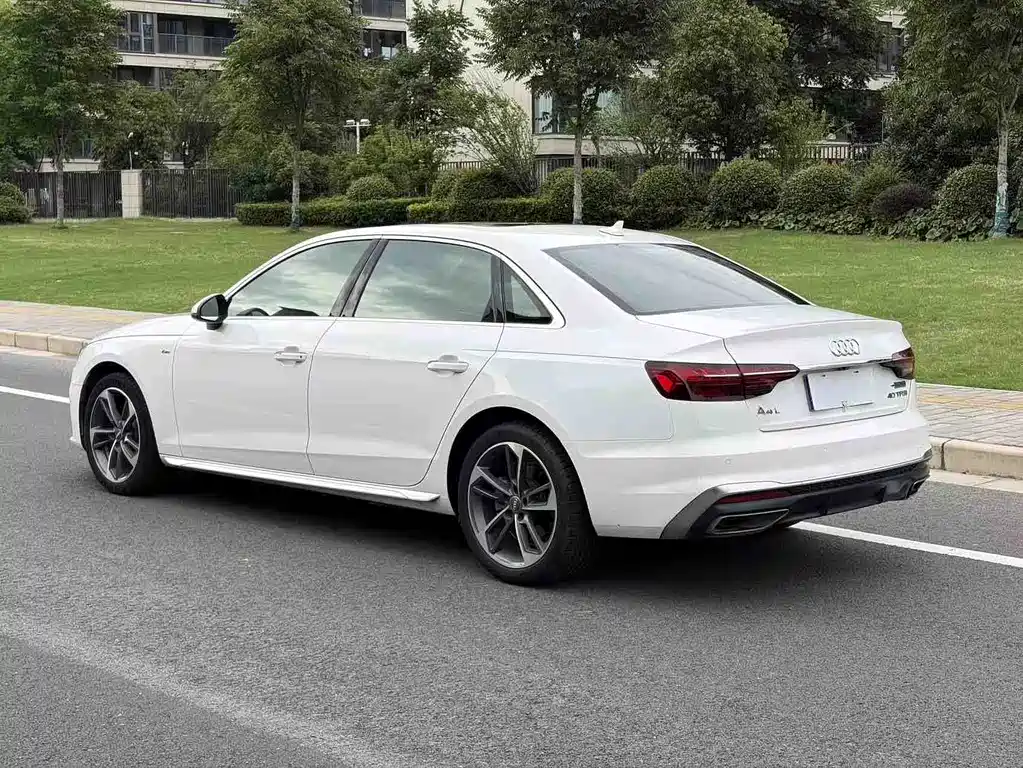 Audi A4L 2021