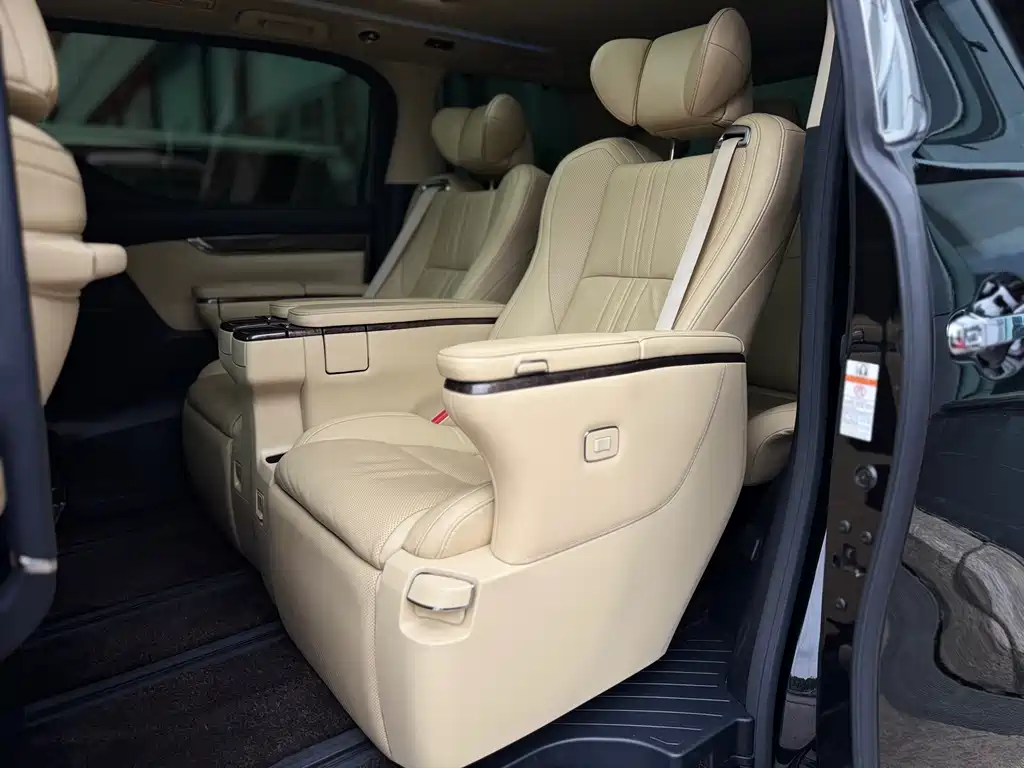 Toyota Vellfire 2020 — фото 19