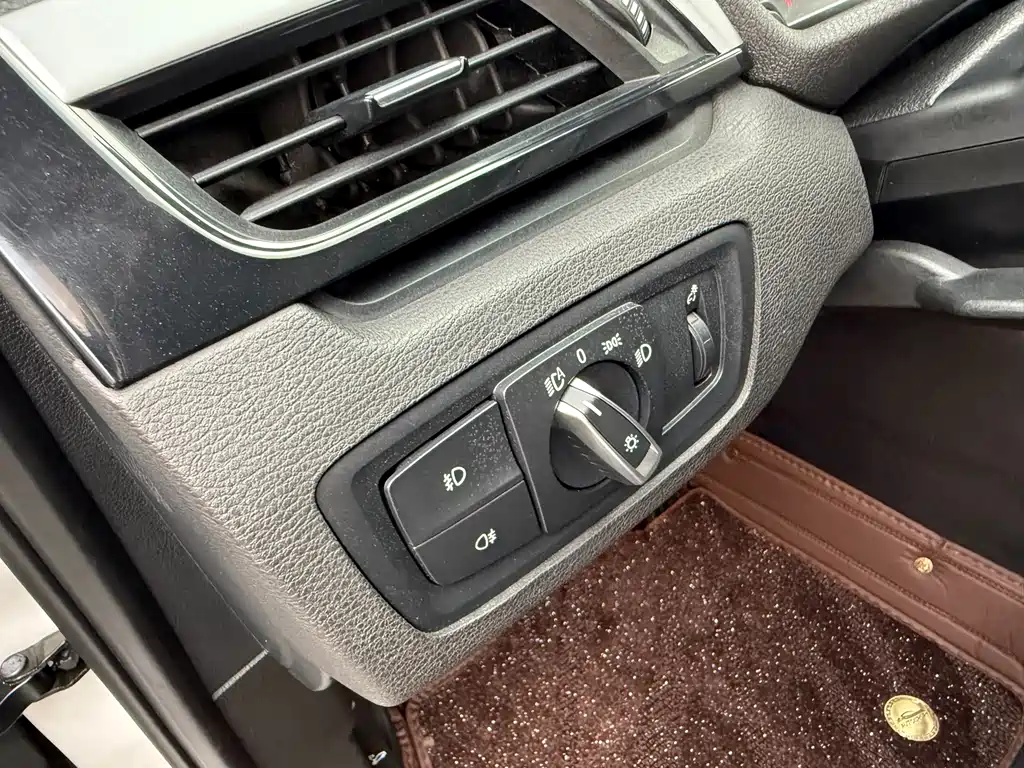 BMW X1 2018 — фото 19