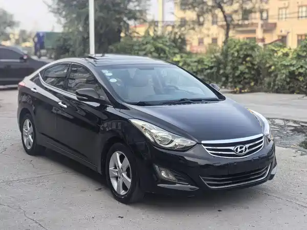 Hyundai Elantra Langdong 2012