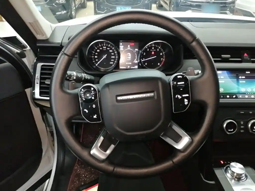 Land Rover Discovery 2019 — фото 11