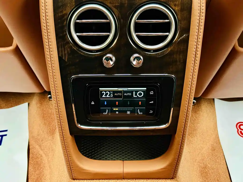 Bentley Flying Spur 2018 — фото 5