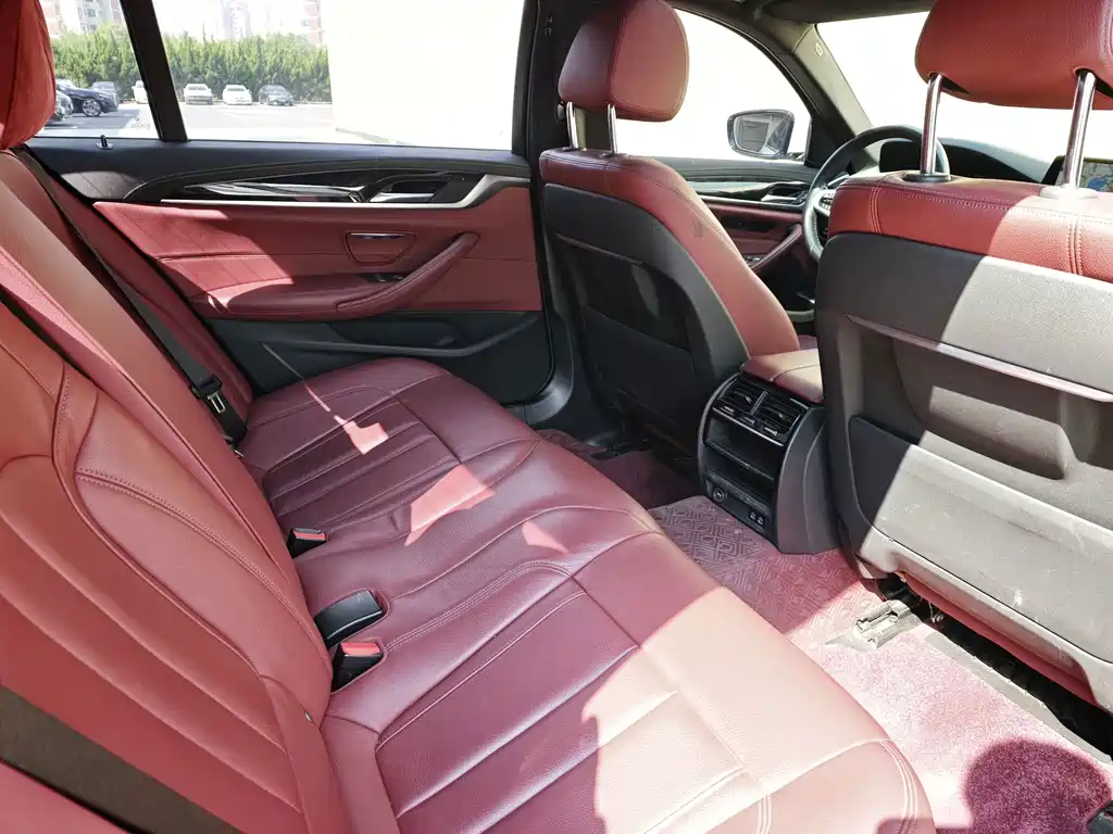 BMW 5 Series 2020 — фото 15