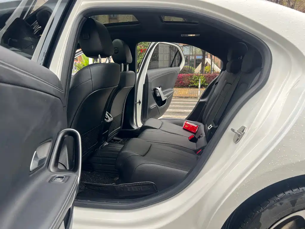 Mercedes-Benz A-Class 2022 — фото 13