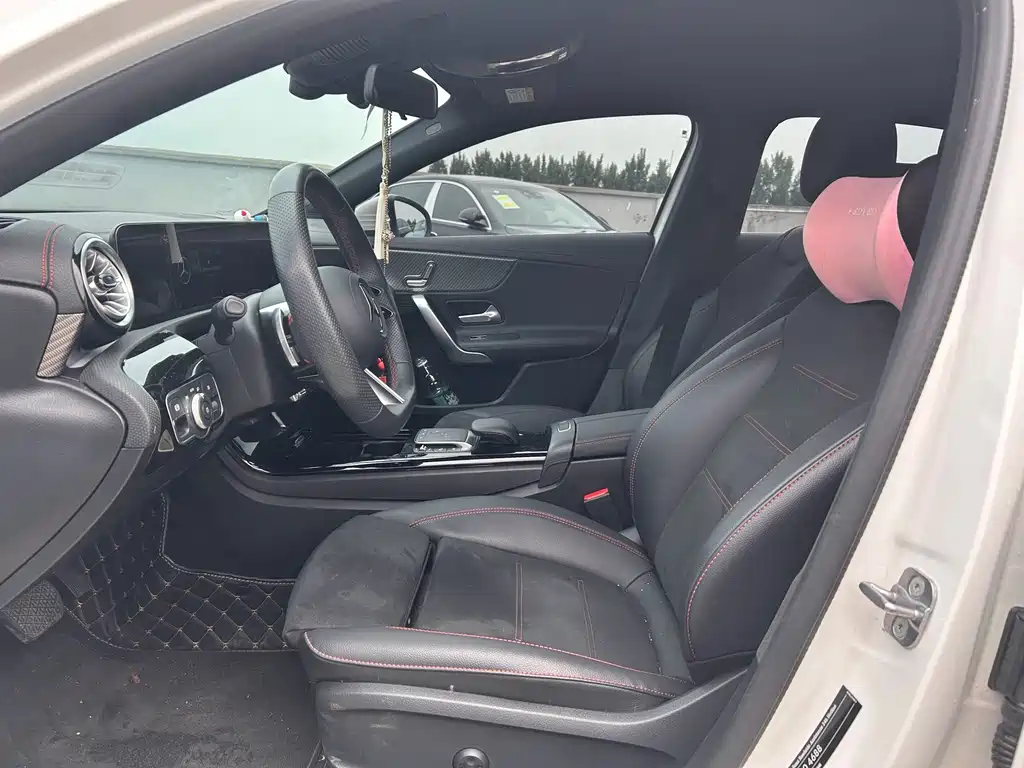 Mercedes-Benz A-Class 2023 — фото 12