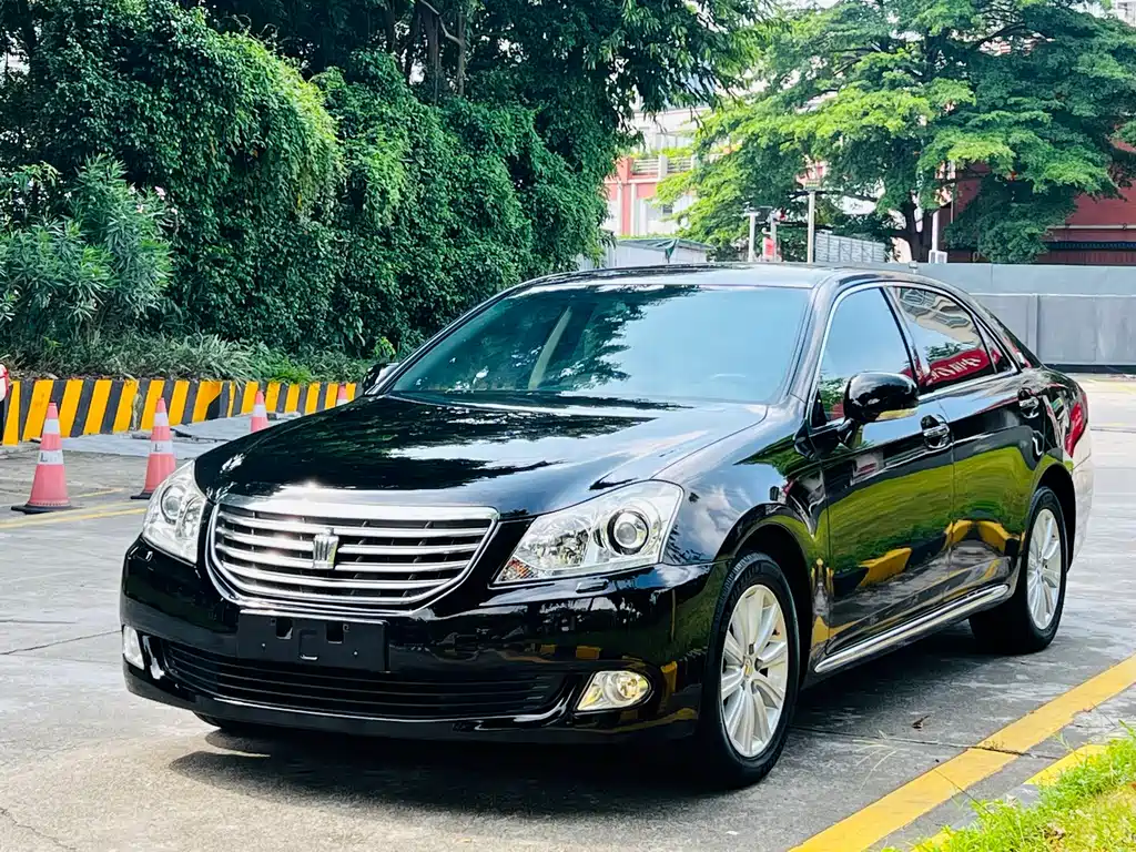 Toyota Crown 2011