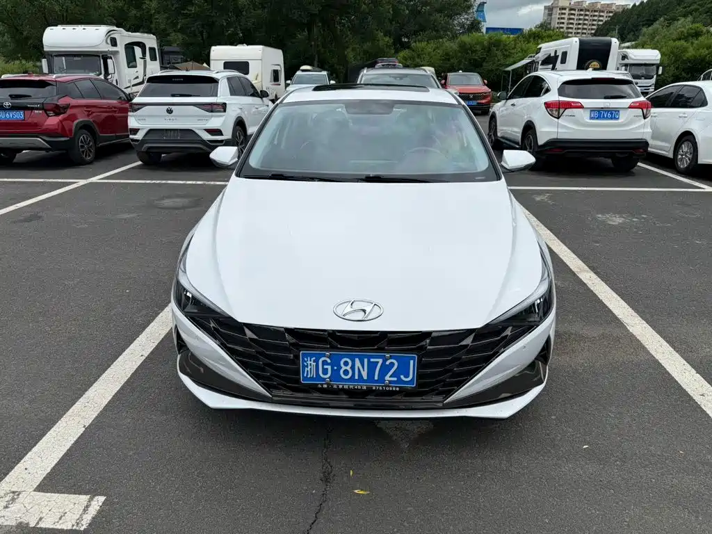 Hyundai Elantra 2023