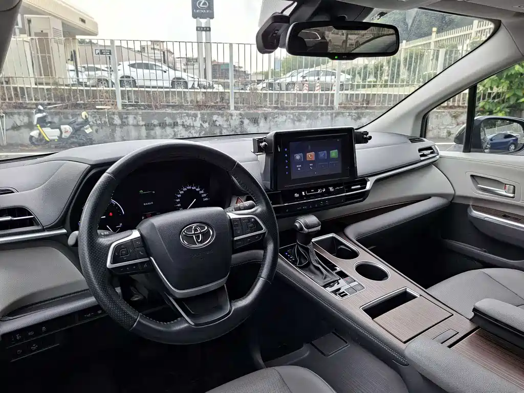 Toyota Sienna 2022