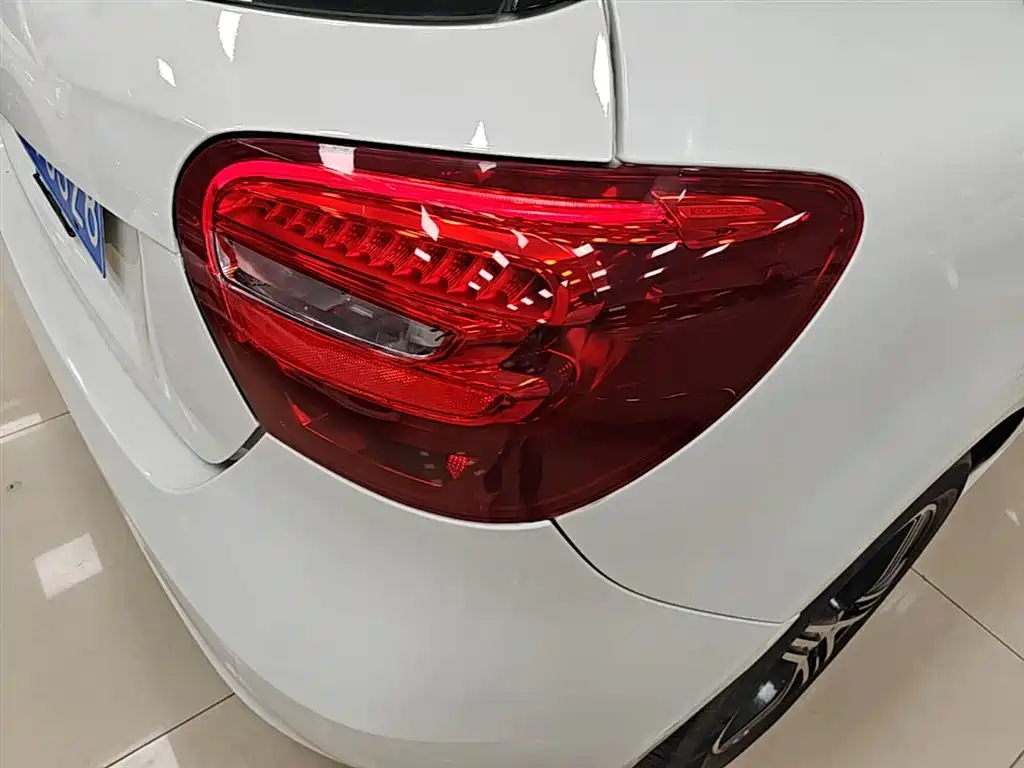 Mercedes-Benz A-Class 2016 — фото 8
