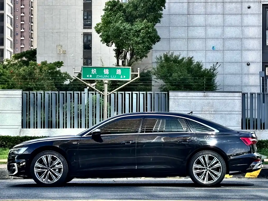Audi A6L 2025