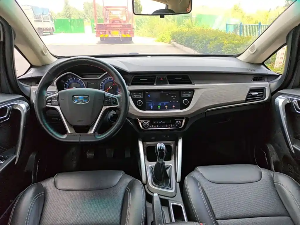 Geely Vision X3 2018 — фото 10