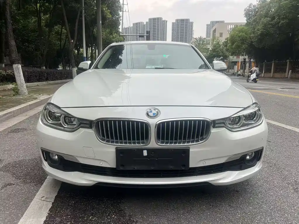 BMW 3 Series 2018 — фото 4