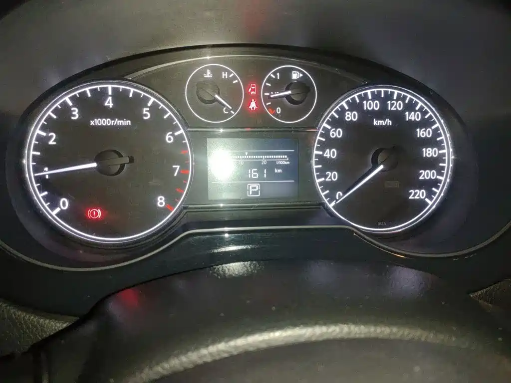 Nissan Tiida 2015