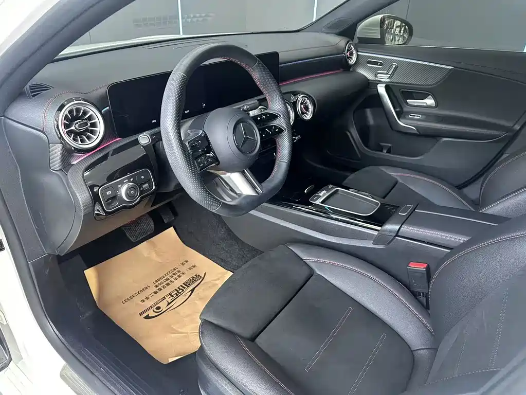Mercedes-Benz A-Class 2024 — фото 11