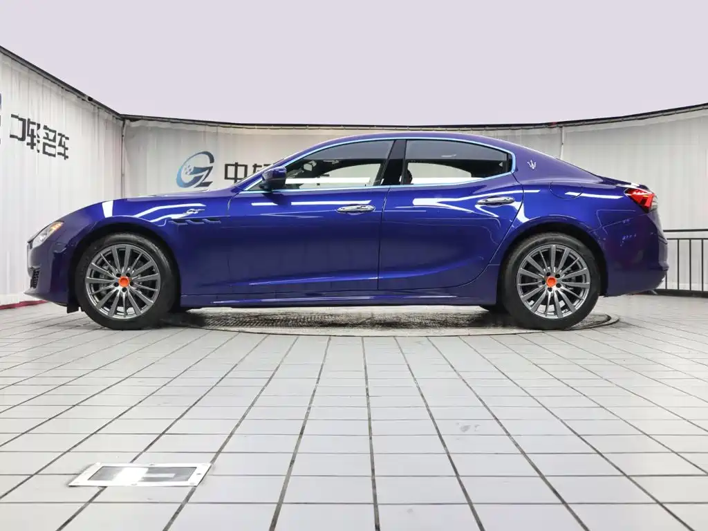Maserati Ghibli 2023 — фото 3